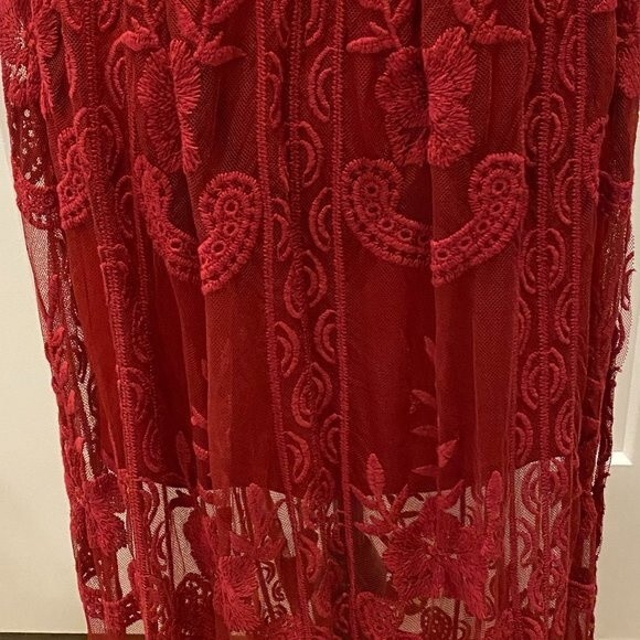 2 PIECE MINI DRESS WITH LONG LACE SHELL COVER IN BURGUNDY SIZE MEDIUM - Picture 13 of 16